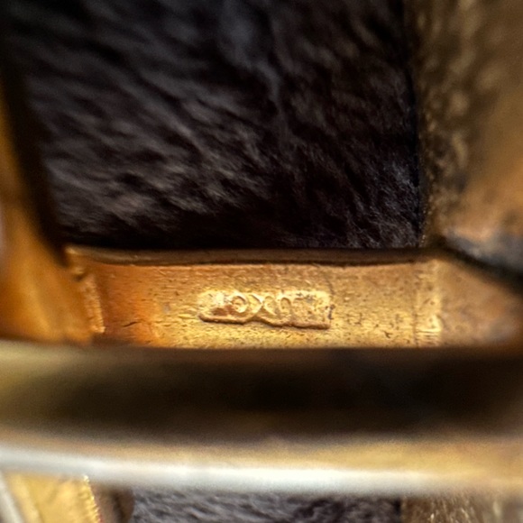 Luxor vintage black and gold unique cuff links. Antique car embossed in gold. - Picture 6 of 8